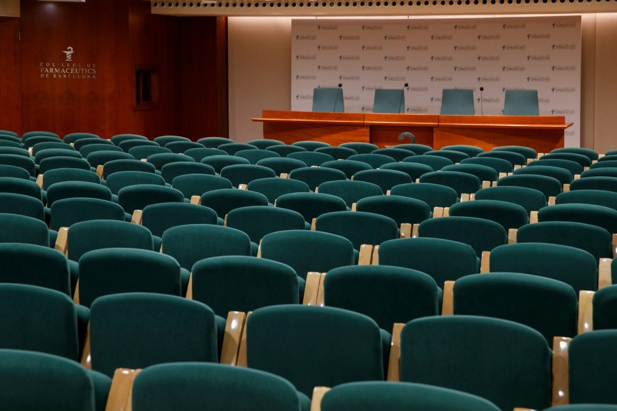 kursi auditorium kampus